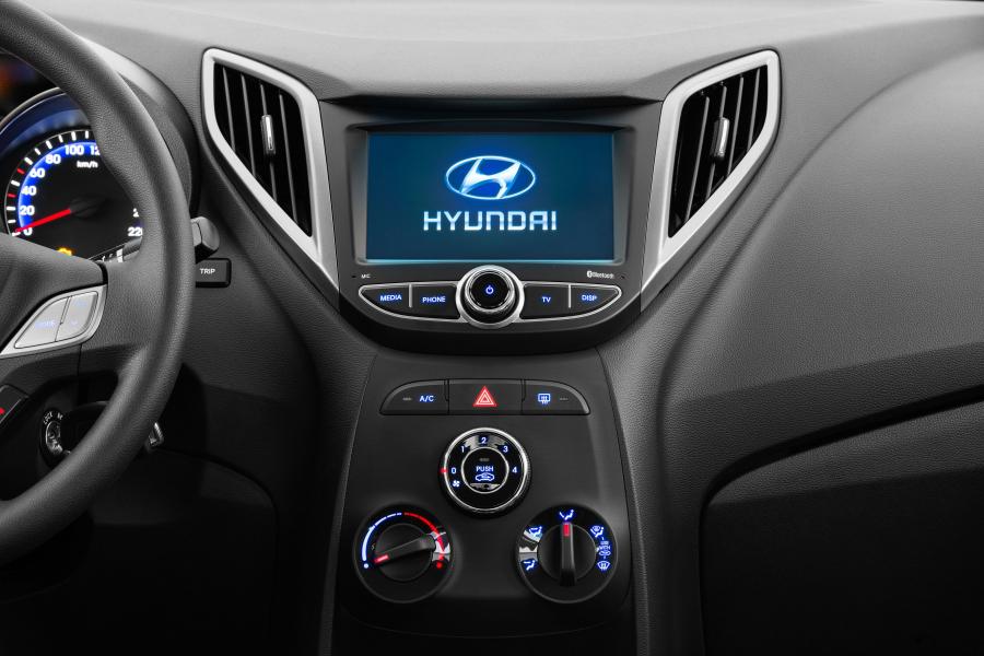 Детали интерьера Hyundai HB20 Spicy 1.6 Automatic 2015 года  (фото 23 из 29)